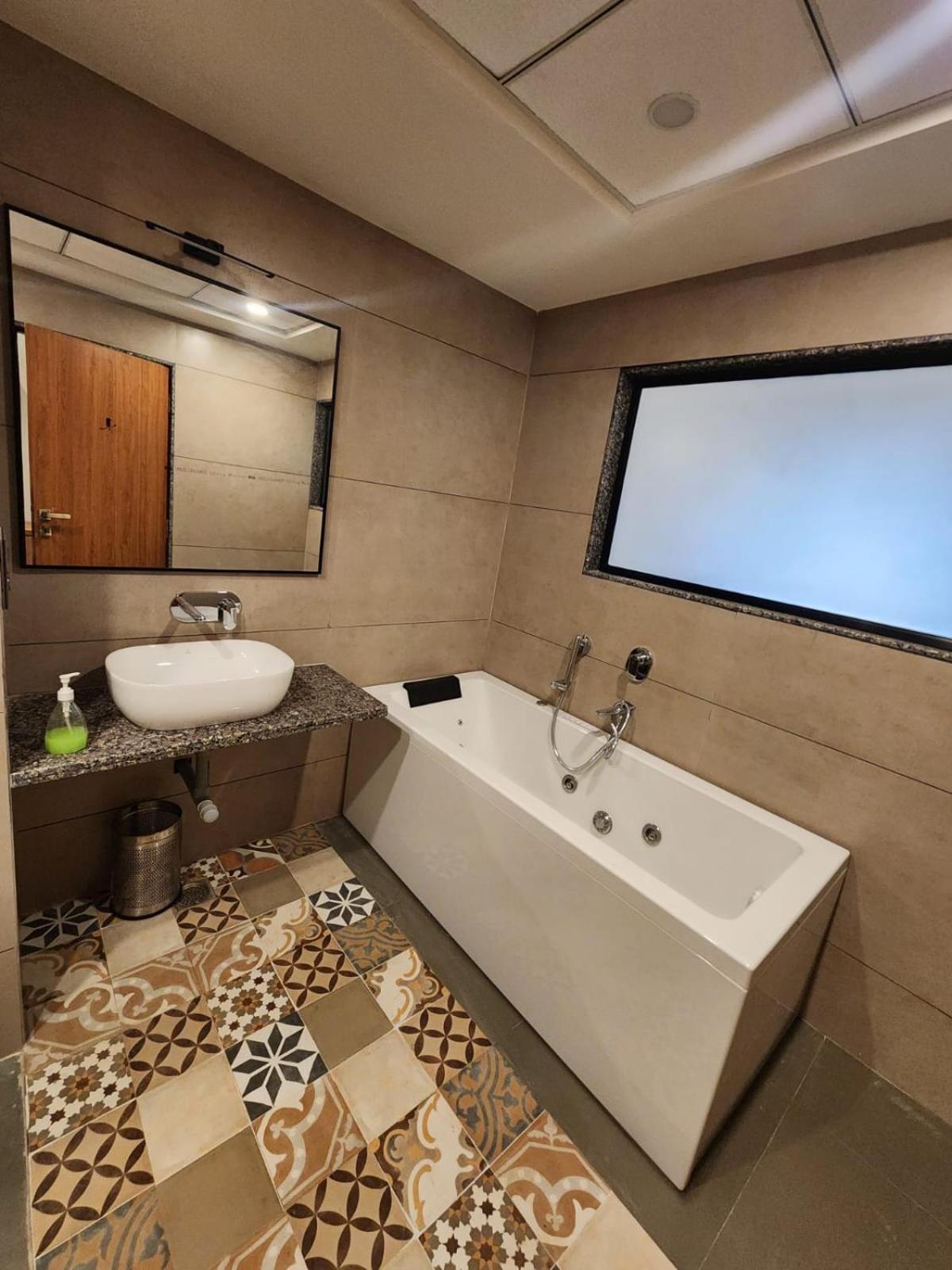 E&G Green Courts Resort At Koroli Hill Station นาสิก ภายนอก รูปภาพ