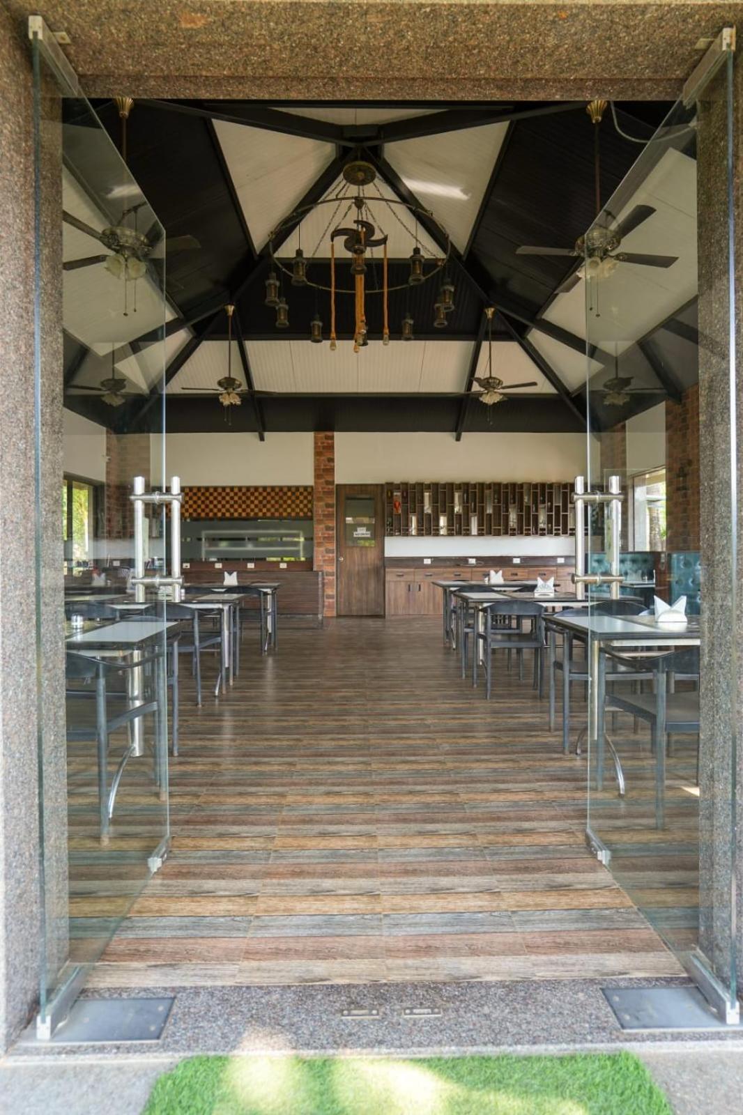 E&G Green Courts Resort At Koroli Hill Station นาสิก ภายนอก รูปภาพ