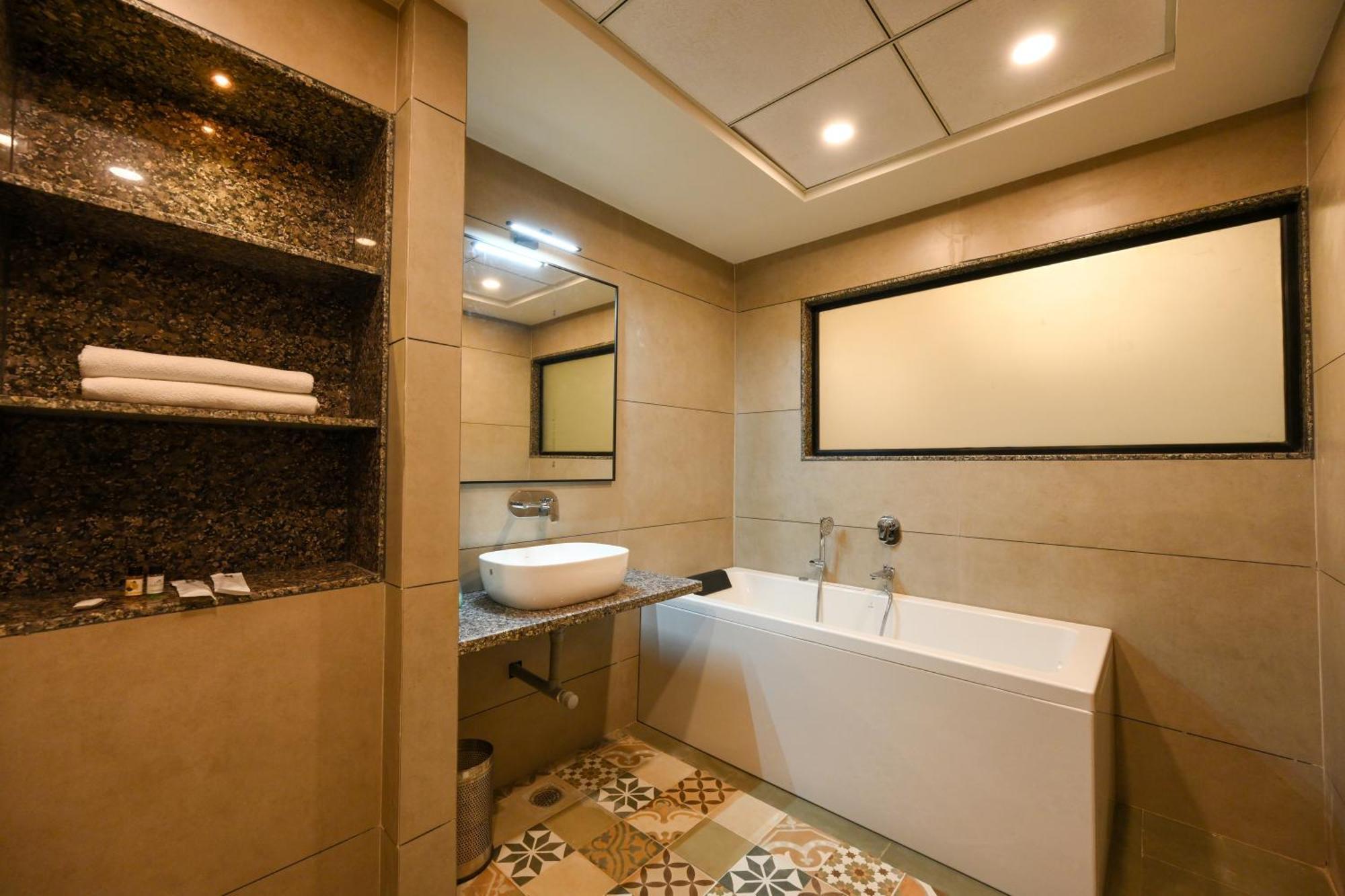E&G Green Courts Resort At Koroli Hill Station นาสิก ภายนอก รูปภาพ